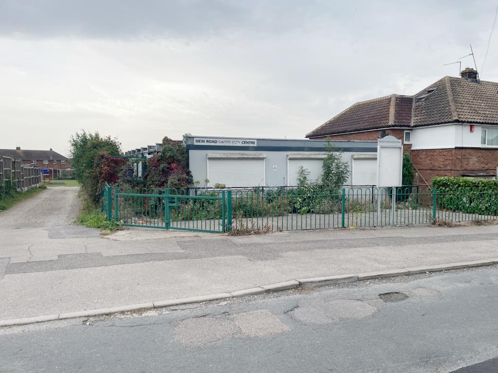 Lot: 131 - FORMER COMMUNITY CENTRE WITH POTENTIAL - Street view of the former New Road Community Centre